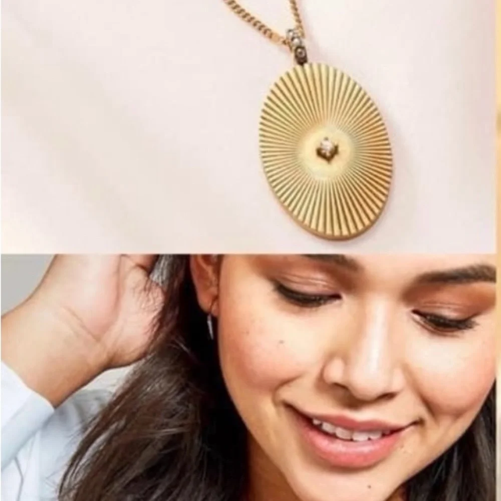 Stella and Dot Starstruck charm necklace. - Picture 2 of 3